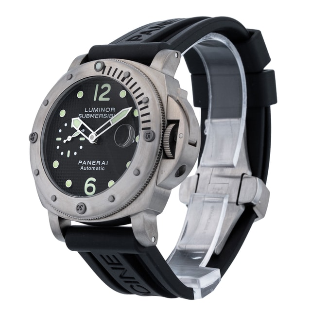 Panerai Luminor Submersible PAM00025 Image 2